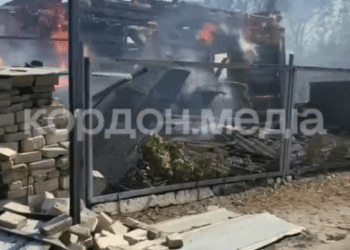 Росіяни сьогодні скинули авіабомби на Ямпіль: зруйновано школу та приватній будинки