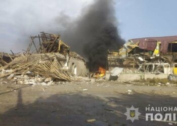 Двоє загиблих та дев’ятеро поранених: поліцейські Сумщини документують черговий злочин росіян