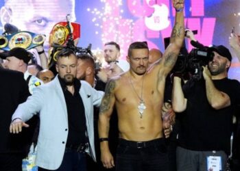 Усик відреагував на інформацію про свій заробіток у 54 мільйони