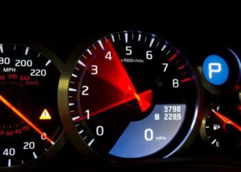 Чим небезпечна для двигуна автомобіля їзда на низьких обертах