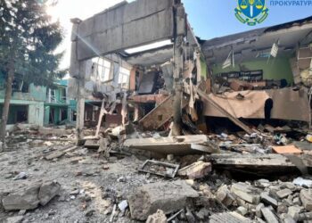 Через атаку росіян на освітні заклади, на Сумщині вчитимуть дистанційно