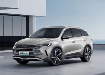 BYD показав перші фото нового гібридного кросовера