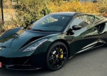 В Україні з’явився стильний британський спорткар із мотором від Toyota Camry (ФОТО)