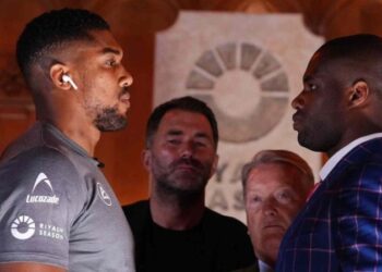 Екс-менеджер Кличка поділився прогнозом на бій Джошуа – Дюбуа