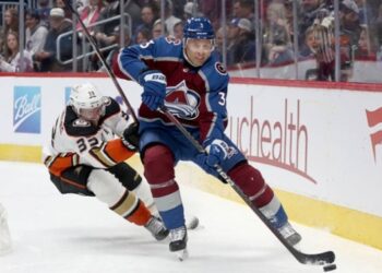 НХЛ: Ванкувер – перший на Заході, Колорадо б’є Анахайм