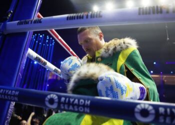 Олександр Усик відреагував на інформацію про те, що він заробив за рік 54 мільйони доларів