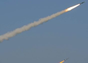 По всій Україні лунала повітряна тривога: в РФ злітав носій ”Кинджалів”