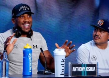 Роберт Гарсія назвав два великі бої для Ентоні Джошуа: “Він усе ще здатен вийти переможцем”