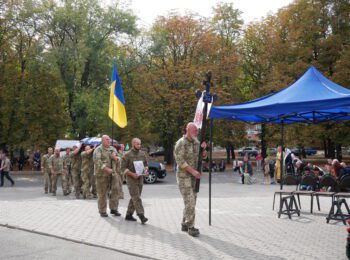 РОМЕНСЬКА ГРОМАДА ПОПРОЩАЛАСЬ ІЗ ГЕРОЄМ, УКРАЇНСЬКИМ ЗАХИСНИКОМ ДЕНИСОМ КРАМАРЕНКОМ