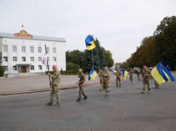 РОМЕНСЬКА ГРОМАДА ПОПРОЩАЛАСЬ ІЗ ГЕРОЄМ, УКРАЇНСЬКИМ ЗАХИСНИКОМ ДЕНИСОМ КРАМАРЕНКОМ