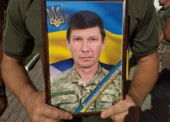 РОМЕНСЬКА ГРОМАДА ПОПРОЩАЛАСЬ ІЗ ГЕРОЄМ, ВОЇНОМ-ЗАХИСНИКОМ СЕРГІЄМ ГОНЧАРЕНКОМ…