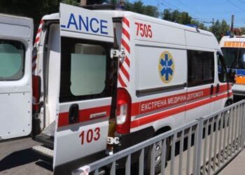 Росіяни атакували Херсон: постраждали четверо людей