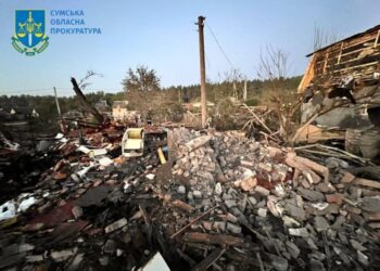 Росіяни завдали авіаудар по дачному масиву Сум: загинуло подружжя, ще 4 людини поранено, у тому числі діти