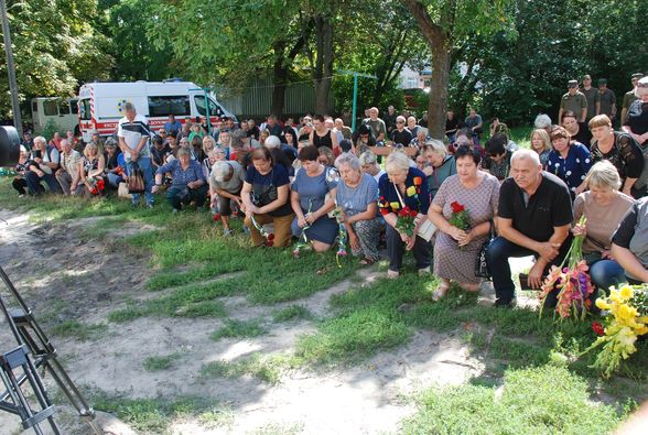 Шостка провела в останню путь свого сина, захисника України, йому назавжди залишишось 56 років