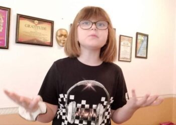 Талановита восьмирічна шосткинка, декламуючи вірші сучасного поета, посіла І місце на Всеукраїнському творчому конкурсі