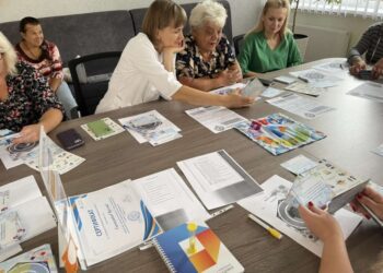 У Шостці працівників соціального обслуговування навчають основам правознавства, граючи в настільну гру