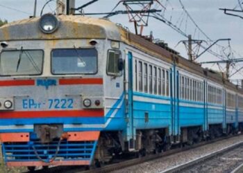 Від сьогодні прямих електричок до Хутора-Михайлівського не буде + Розклад