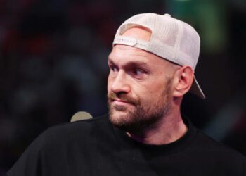 ВІДЕО. Обличчя, емоції Ф’юрі і Макгрегора у рингсайді після нокауту Джошуа