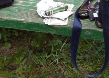 Вимагав та отримав 1500 тис доларів США за повернення сільгосптехніки: на Сумщині затримали правоохоронця, який “погорів” на хабарі