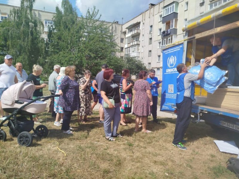 17 родин Шостки, які постраждали від авіаційного удару, отримали допомогу від гуманітарної місії “Проліска”