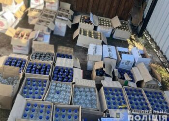 Поліцейські Сумщини викрили групу осіб у збуті фальсифікованих підакцизних товарів