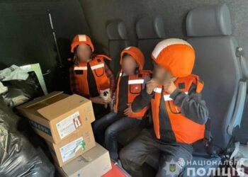 Евакуйовані з-під обстрілів: екіпаж «Білий Янгол» вивіз родину з дітьми з прикордоння Сумщини