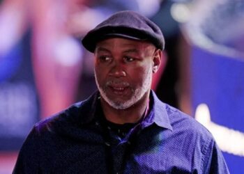 Леннокс Льюїс оцінив шанси Усика перемогти Майка Тайсона