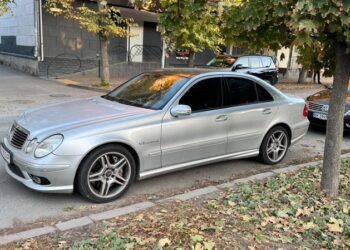 В Україні продають рідкісний седан Mercedes-Benz E55 AMG (ФОТО)
