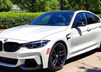 Нова BMW M3 випускатиметься у двох абсолютно різних версіях