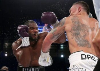 У команді Усика відреагували на звинувачення тренера Дюбуа