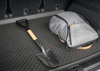 Що обов’язково потрібно покласти в багажник автомобіля перед далекою поїздкою