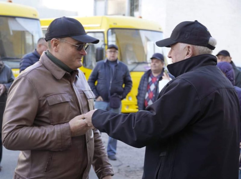 9 громад Сумщини отримали шкільні автобуси