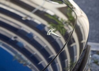 Tesla уп’яте з початку року відкликає понад 27 тисяч Cybertruck