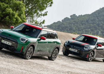 Mini запустила перші електромобілі John Cooper Works (ФОТО)