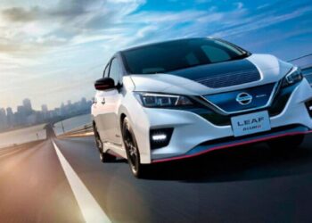 Нове покоління Nissan Leaf засвітилося на шпигунських знімках