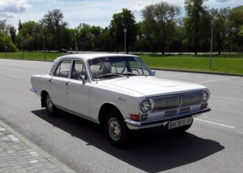 В Україні виявили унікальну «Волгу» з двигуном V8 і АКПП (ФОТО)