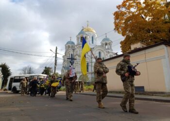 Глухівська громада попрощалися із захисником В’ячеславом Косолапом