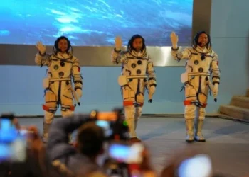 Китайські астронавти випробують в умовах космосу цеглу, виготовлену з імітованого місячного ґрунту