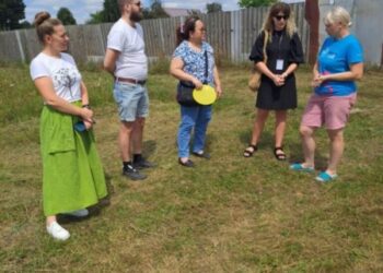 Менеджери Норвезької ради у справах біженців відвідали сімейне фермерське господарство “Молочні ріки” у с. Ковтунове на Шосткинщині