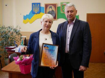 МІСЬКИЙ ГОЛОВА ОЛЕГ СТОГНІЙ ВІДЗНАЧИВ КРАЩИХ ПЕДАГОГІВ РОМЕНСЬКОЇ ГРОМАДИ