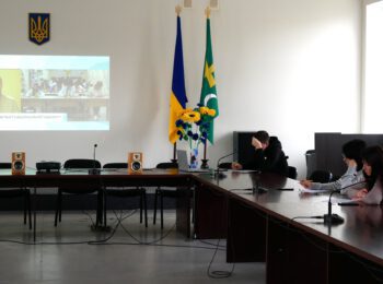 МОВА ОБ’ЄДНУЄ ВСІХ: ПРАЦІВНИКИ ВИКОНАВЧОГО КОМІТЕТУ ТА СТРУКТУРНИХ ПІДРОЗДІЛІВ РМР ДОЛУЧИЛИСЯ ДО НАПИСАННЯ РАДІОДИКТАНТУ НАЦІОНАЛЬНОЇ ЄДНОСТІ