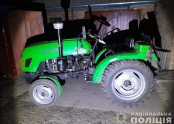 На Роменщині загинув літній чоловік, перекинувшись на власному садовому тракторі