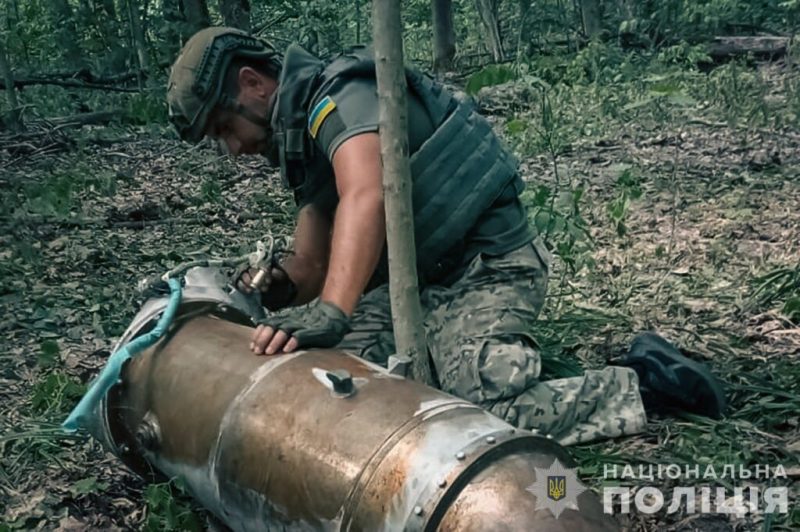 На Сумщині вибухотехніки поліції знешкодили і знищили бойову частину російської ракети Х-59