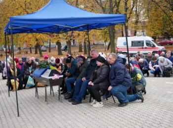 НАВІКИ В СТРОЮ: РОМЕНСЬКА ГРОМАДА ПОПРОЩАЛАСЯ ІЗ ВІДВАЖНИМ ЗАХИСНИКОМ УКРАЇНИ ОЛЕКСАНДРОМ МЕЛЬНИКОМ