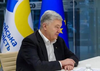 Порошенко заявив, що захищав Київ 24 лютого, коли ”вся влада здриснула”