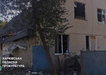 РФ вдарила з авіації по Харкову та передмістю: постраждала жінка