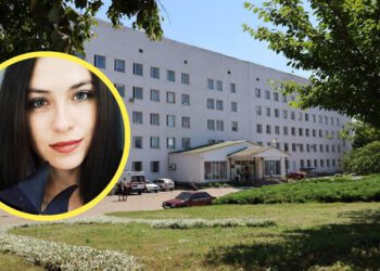 Рідні Анастасії Юрченко, яка отримала важкі поранення під час вчорашнього обстрілу Глухова, кажуть, що вона нарешті прийшла в свідомість у реанімації