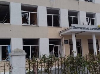 Ряд закладів освіти Шостки постраждало внаслідок атаки ворога. В одному з них – вибито 150 вікон + Відео