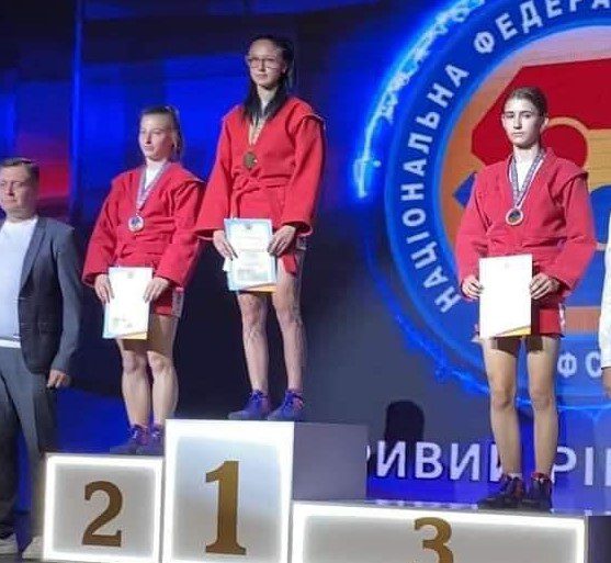 Роменчанка, студентка СумДУ Юлія Засульська стала чемпіонкою зі спортивного і бойового самбо