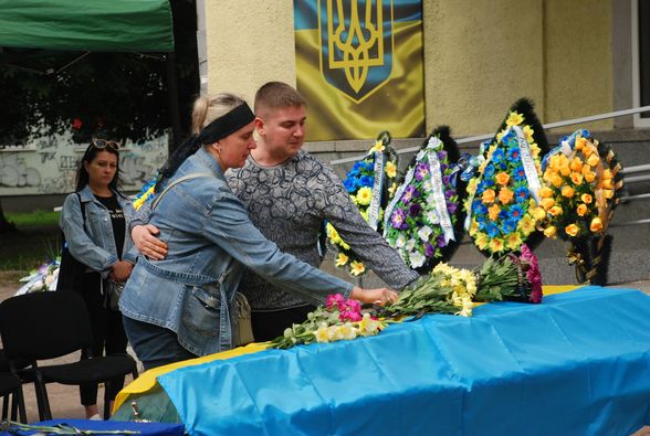 Шостка провела в останній путь свого захисника Ігоря Пристромова, на позивний “Іванич”, йому назавжи залишиться 51